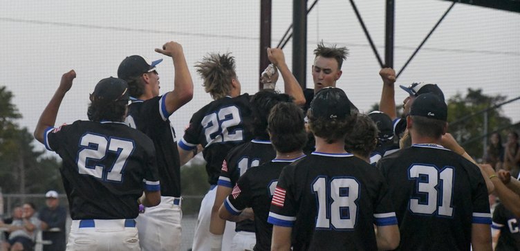 SPT_LF_ Logan Renken homerun DSC_52832.jpg
