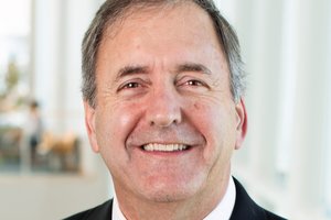 Vance Thompson, MD