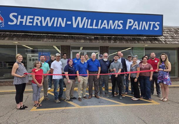 Ribbon cutting at Sherwin-Williams