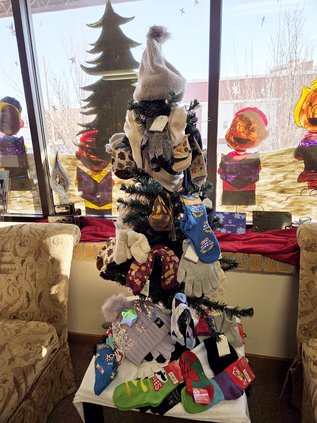 mitten tree 2025