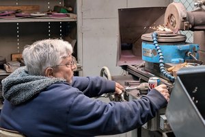 biz_lgp_fullerbrushpic