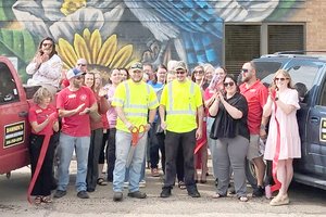 biz_lgp_chamberribboncuttingpic