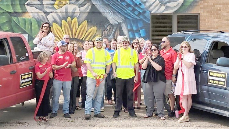 biz_lgp_chamberribboncuttingpic