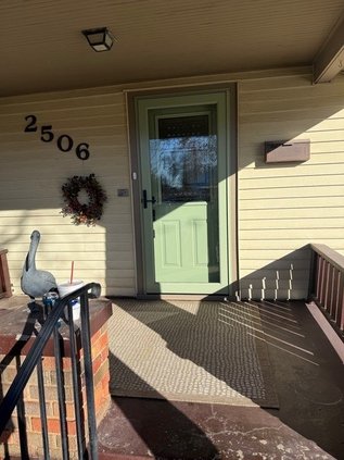 note door today