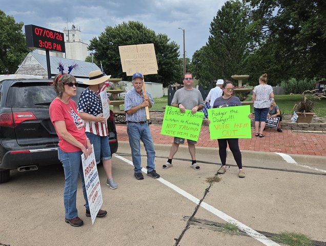 Protesters find Marshall a no-show