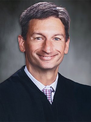 new_lgp_newkssupremecourtjusticepic